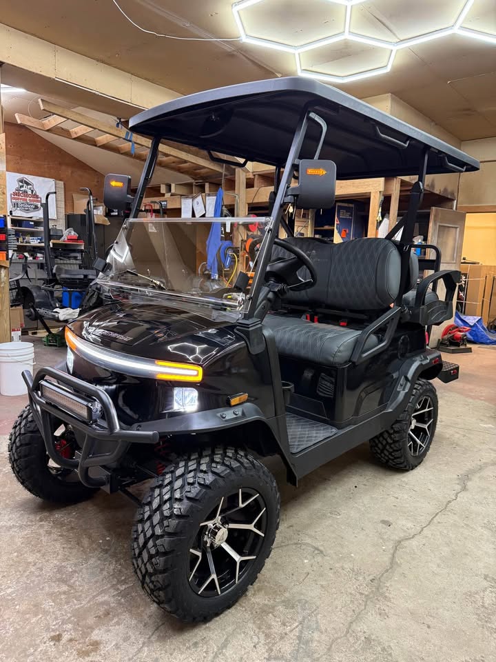 Denago Nomad XL New Lithium Golf Cart