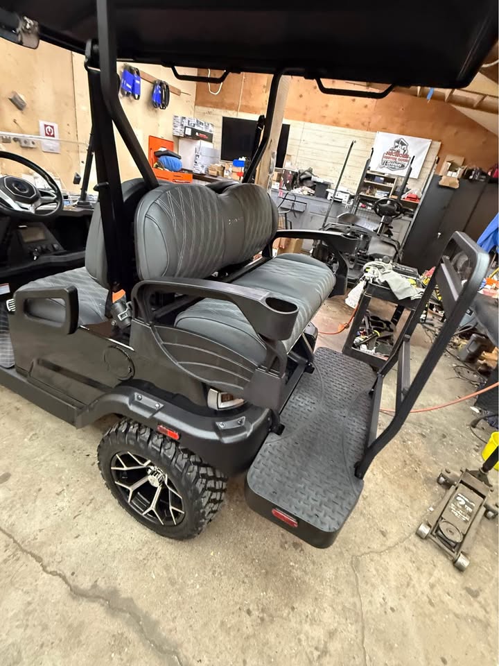Denago Nomad XL New Lithium Golf Cart