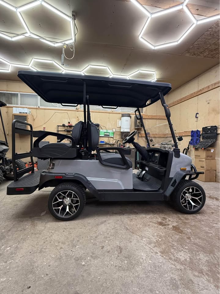 Denago Nomad New Lithium Golf Cart