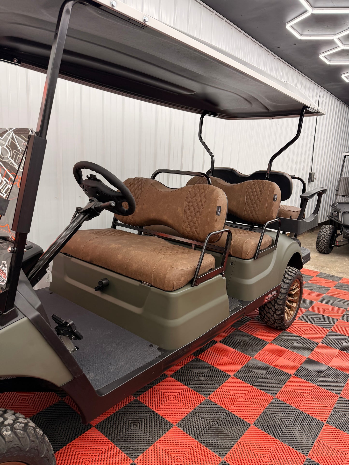 Yamaha Gas EFI QT PTV 6 Passenger